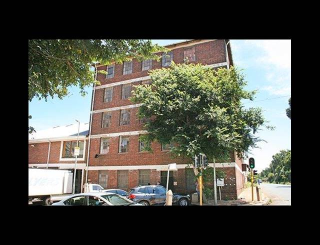 4,987M² WAREHOUSE FOR SALE IN NEWTOWN